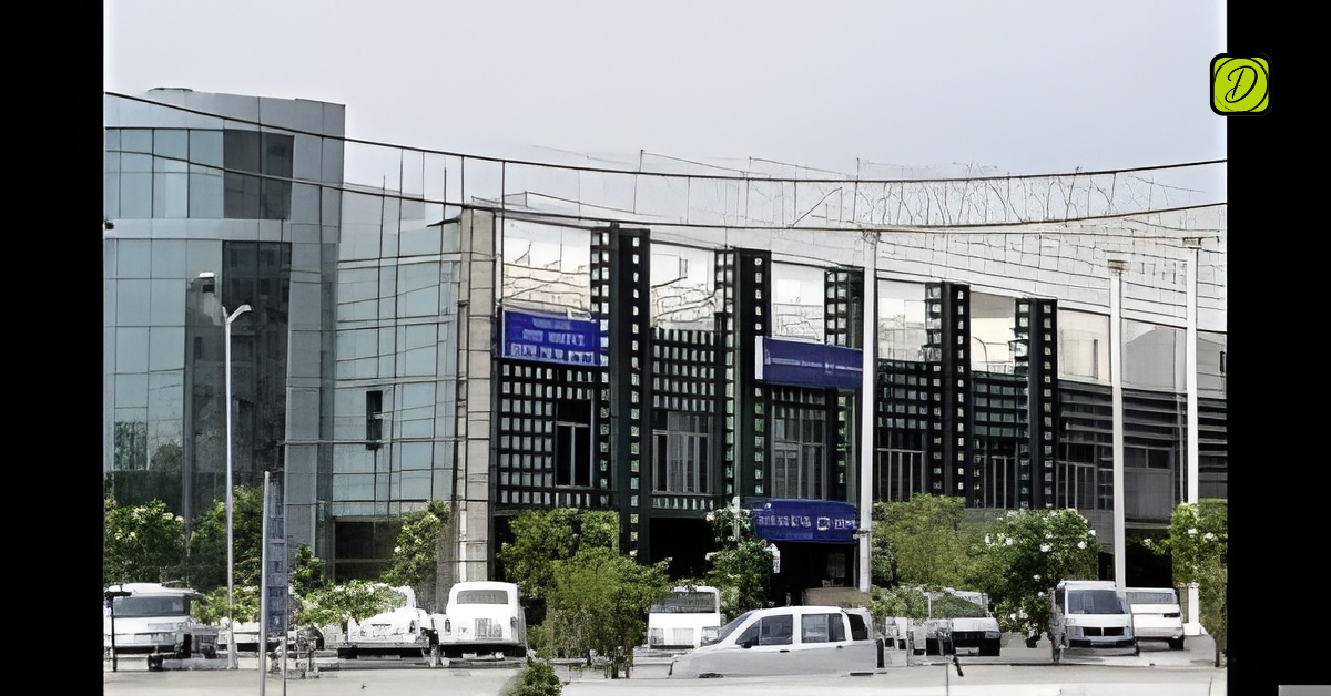 Yeida-allots-200-acres-land-to-build-₹8200-crore-solar-hub